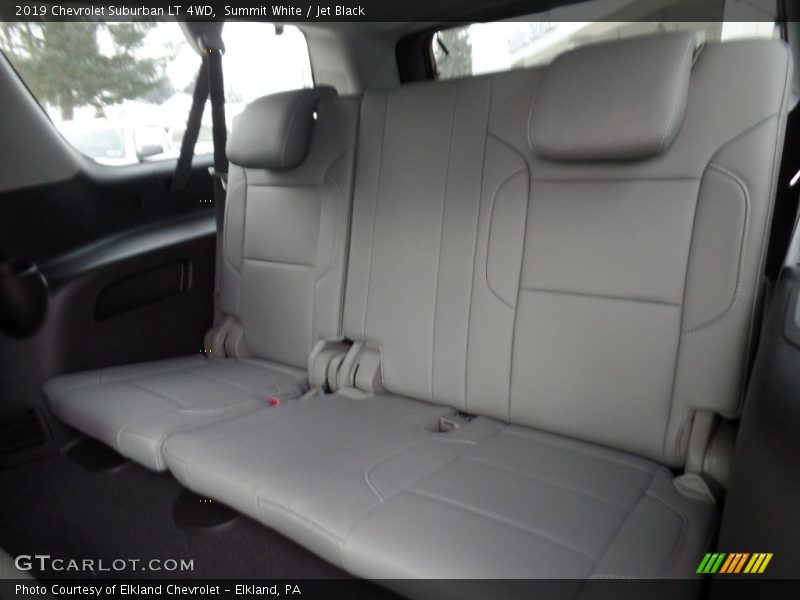 Summit White / Jet Black 2019 Chevrolet Suburban LT 4WD