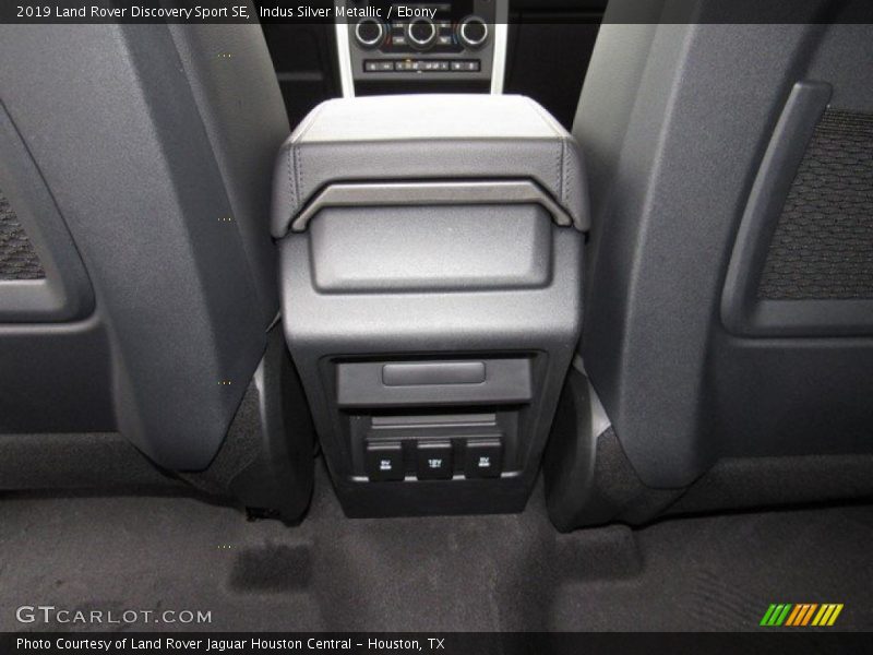 Indus Silver Metallic / Ebony 2019 Land Rover Discovery Sport SE