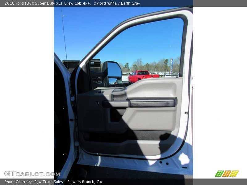 Oxford White / Earth Gray 2018 Ford F350 Super Duty XLT Crew Cab 4x4