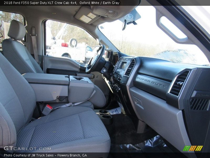 Oxford White / Earth Gray 2018 Ford F350 Super Duty XLT Crew Cab 4x4