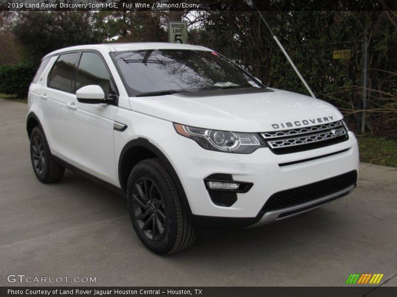 Fuji White / Almond/Ebony 2019 Land Rover Discovery Sport HSE