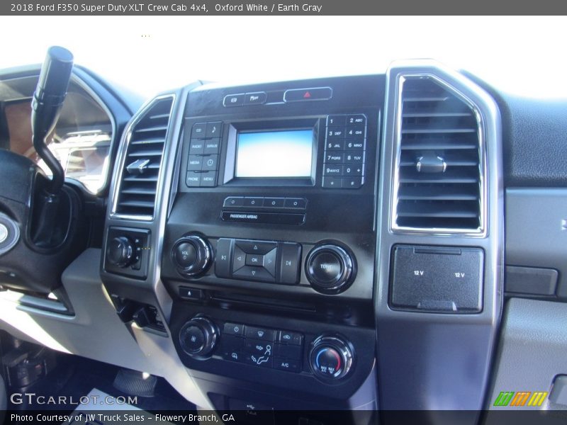Oxford White / Earth Gray 2018 Ford F350 Super Duty XLT Crew Cab 4x4