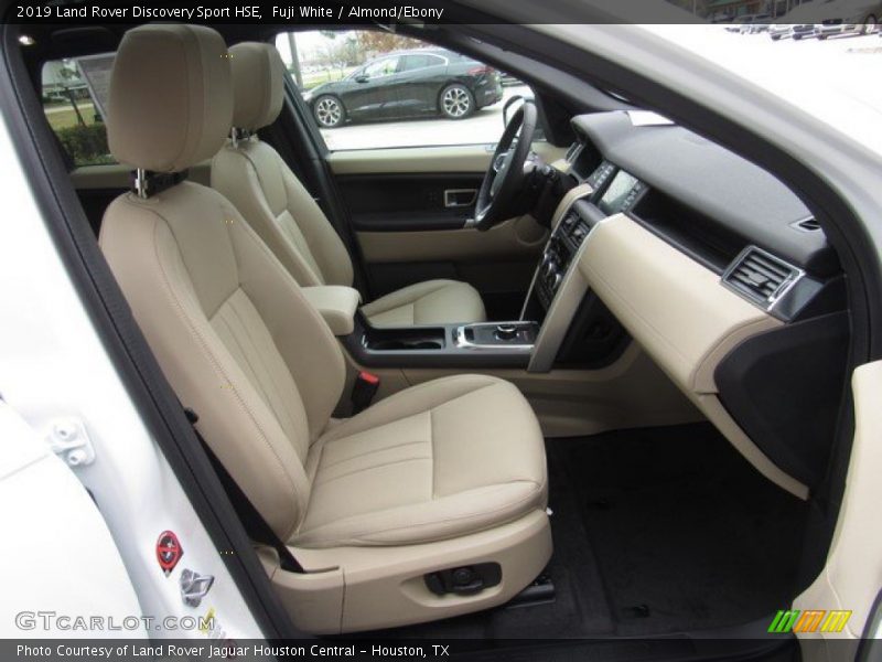 Fuji White / Almond/Ebony 2019 Land Rover Discovery Sport HSE
