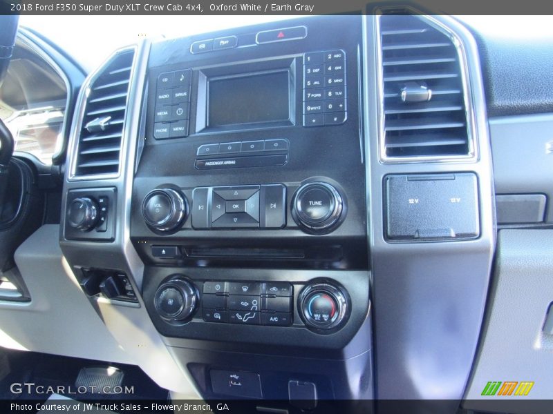 Oxford White / Earth Gray 2018 Ford F350 Super Duty XLT Crew Cab 4x4