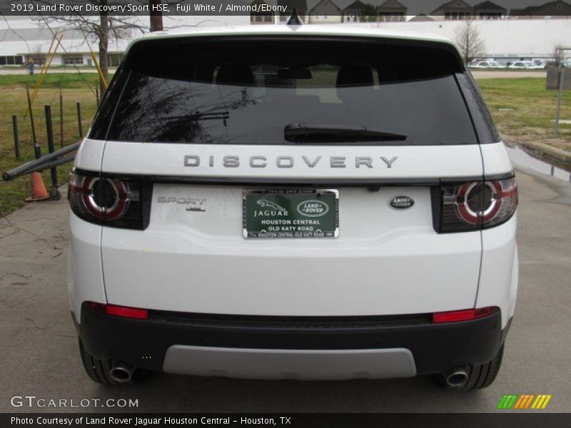 Fuji White / Almond/Ebony 2019 Land Rover Discovery Sport HSE