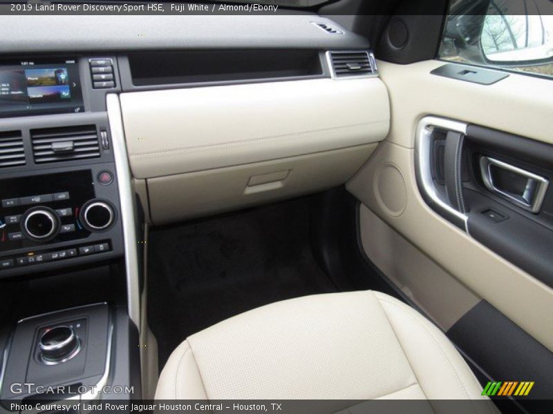 Fuji White / Almond/Ebony 2019 Land Rover Discovery Sport HSE