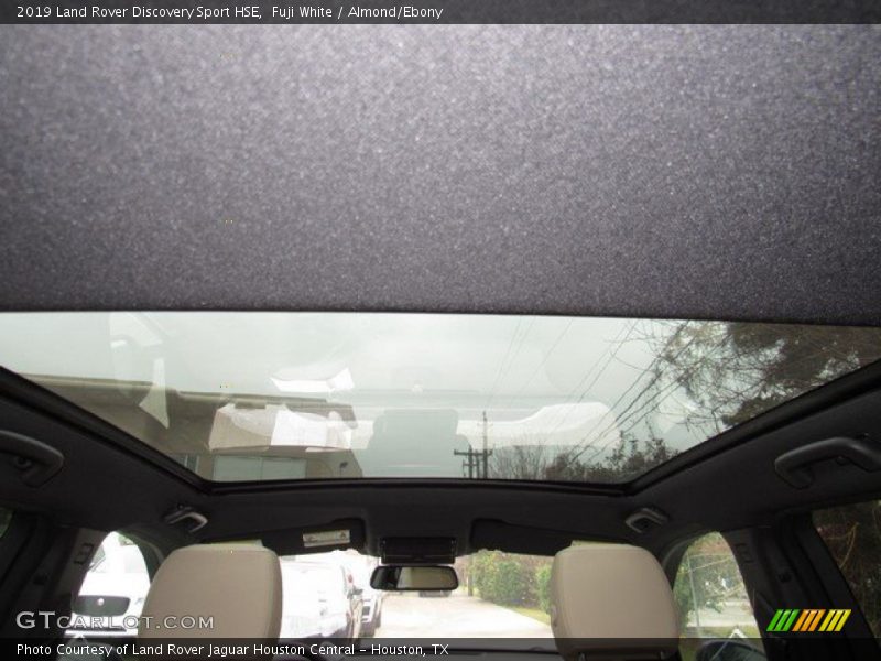 Fuji White / Almond/Ebony 2019 Land Rover Discovery Sport HSE