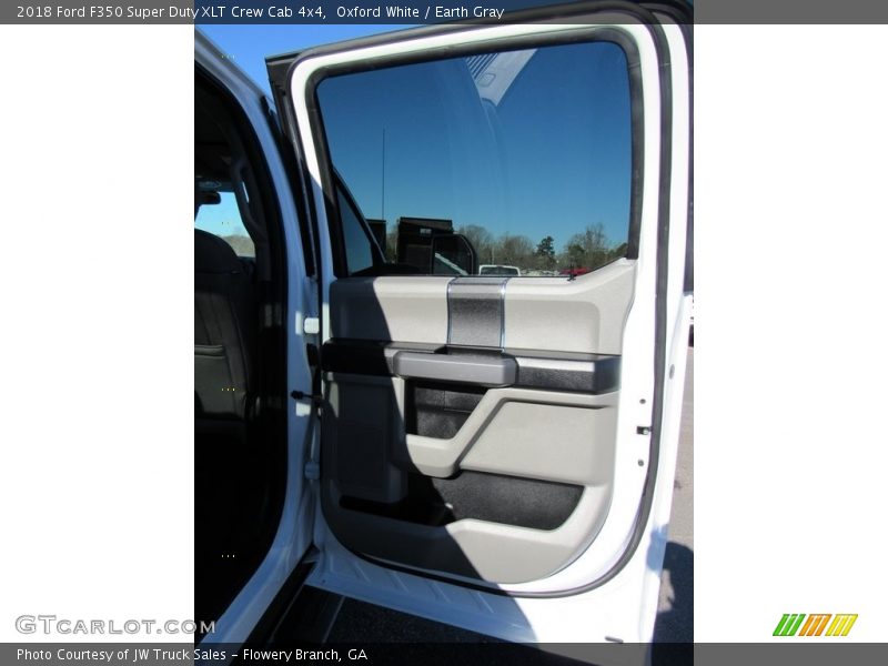 Oxford White / Earth Gray 2018 Ford F350 Super Duty XLT Crew Cab 4x4