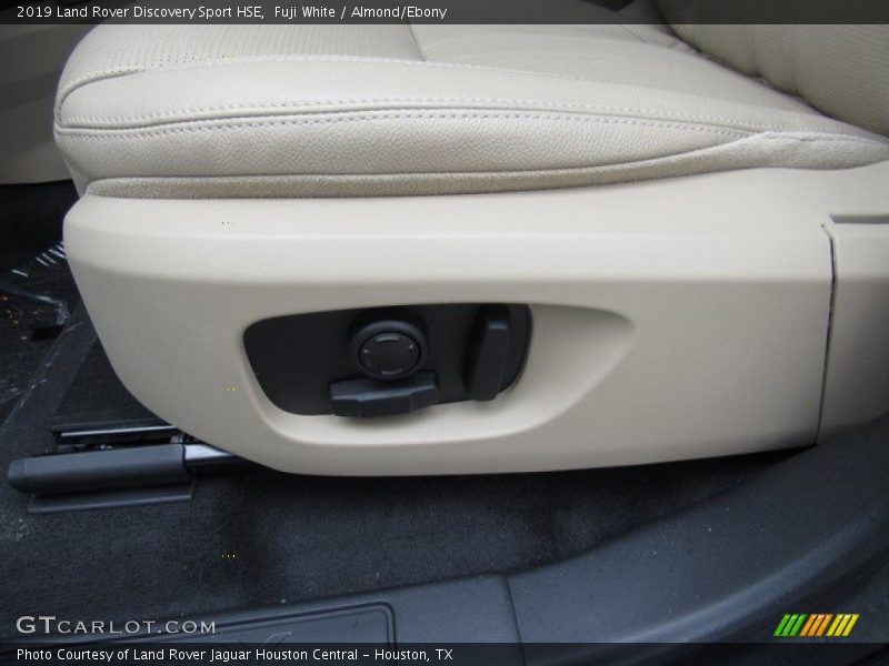 Fuji White / Almond/Ebony 2019 Land Rover Discovery Sport HSE