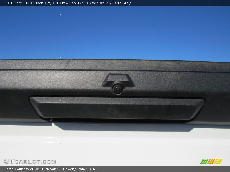 Oxford White / Earth Gray 2018 Ford F350 Super Duty XLT Crew Cab 4x4