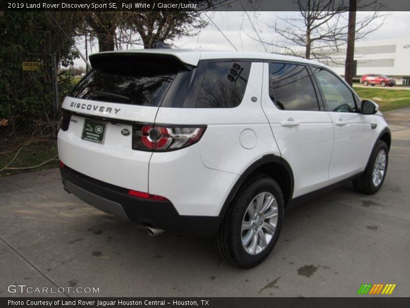 Fuji White / Glacier/Lunar 2019 Land Rover Discovery Sport SE