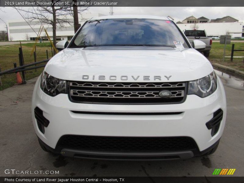 Fuji White / Glacier/Lunar 2019 Land Rover Discovery Sport SE