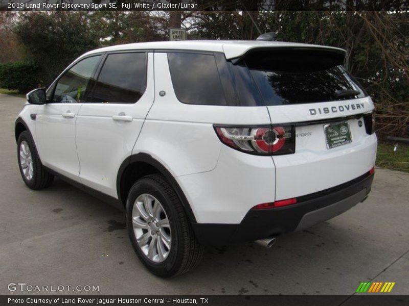 Fuji White / Glacier/Lunar 2019 Land Rover Discovery Sport SE