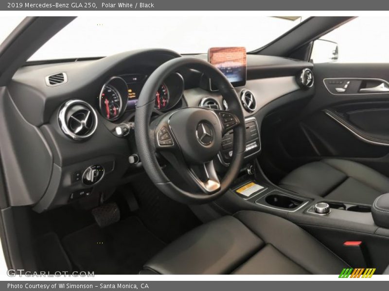 Polar White / Black 2019 Mercedes-Benz GLA 250