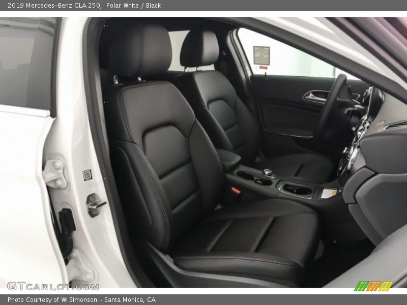 Polar White / Black 2019 Mercedes-Benz GLA 250