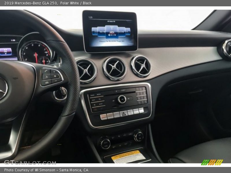 Polar White / Black 2019 Mercedes-Benz GLA 250
