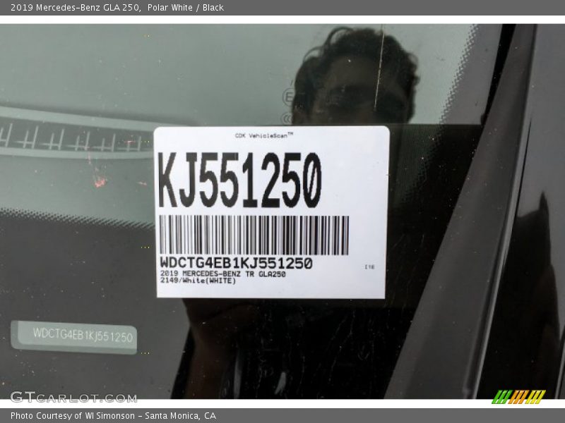Polar White / Black 2019 Mercedes-Benz GLA 250