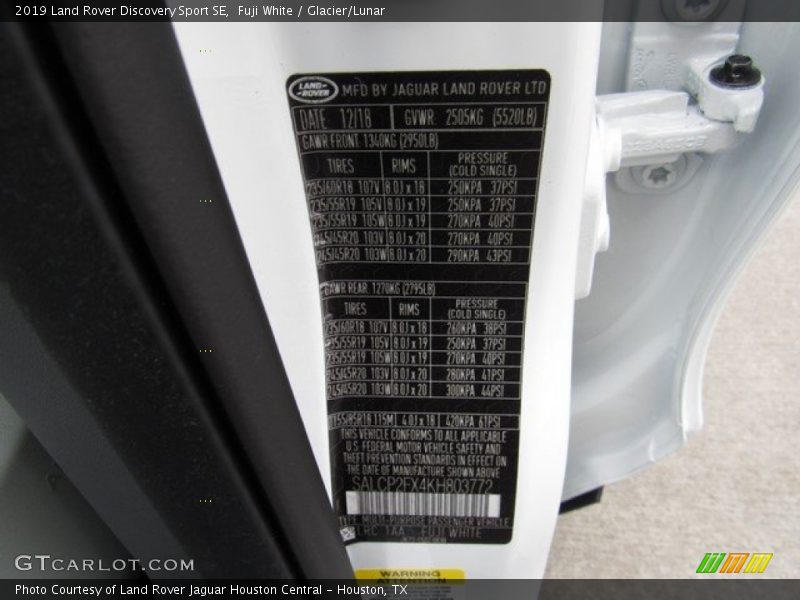 Fuji White / Glacier/Lunar 2019 Land Rover Discovery Sport SE
