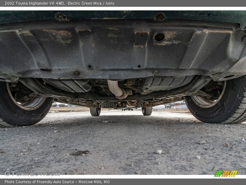 Electric Green Mica / Ivory 2002 Toyota Highlander V6 4WD