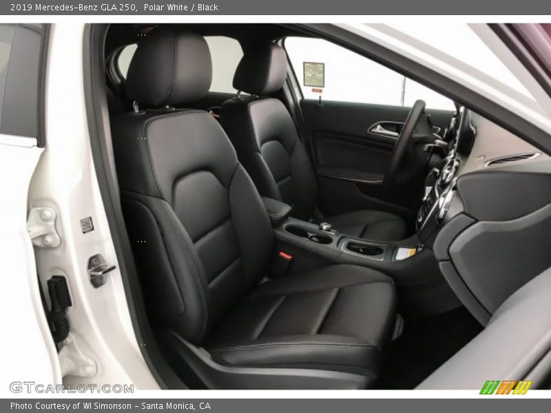 Polar White / Black 2019 Mercedes-Benz GLA 250