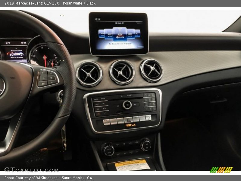 Polar White / Black 2019 Mercedes-Benz GLA 250