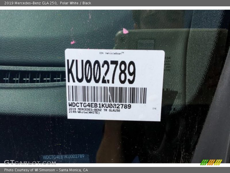 Polar White / Black 2019 Mercedes-Benz GLA 250