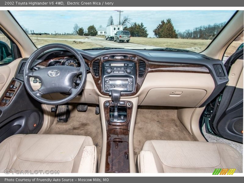 Electric Green Mica / Ivory 2002 Toyota Highlander V6 4WD