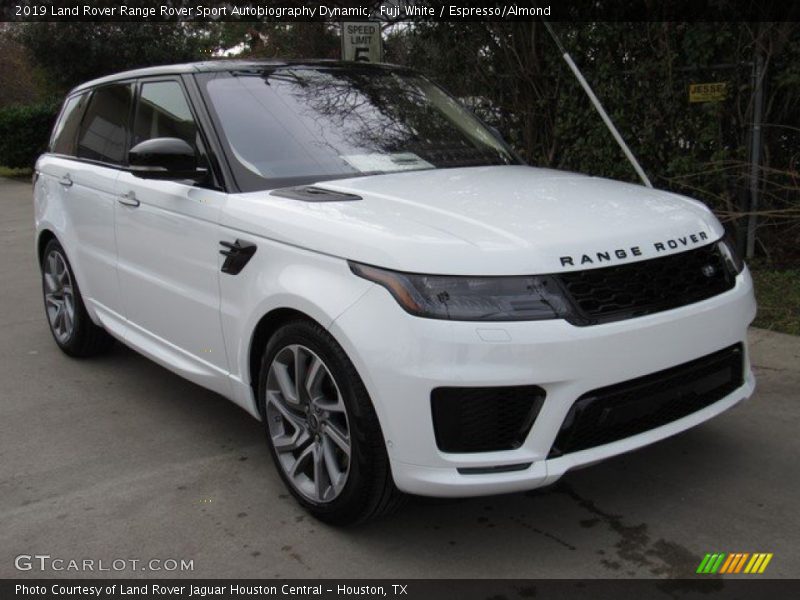 Front 3/4 View of 2019 Range Rover Sport Autobiography Dynamic