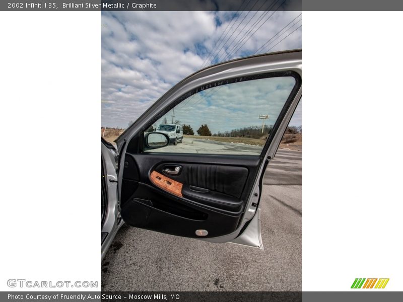 Brilliant Silver Metallic / Graphite 2002 Infiniti I 35