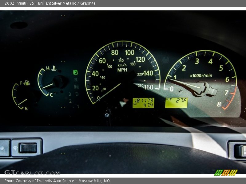 Brilliant Silver Metallic / Graphite 2002 Infiniti I 35