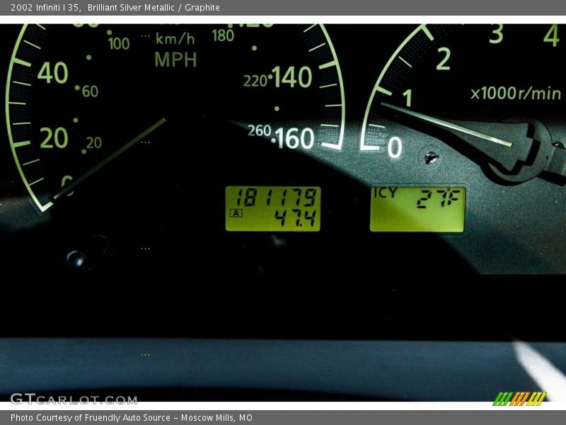 Brilliant Silver Metallic / Graphite 2002 Infiniti I 35