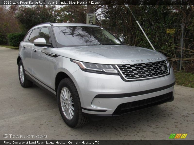 Indus Silver Metallic / Ebony 2019 Land Rover Range Rover Velar S