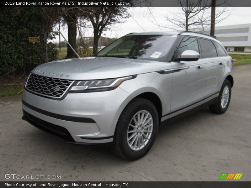 Indus Silver Metallic / Ebony 2019 Land Rover Range Rover Velar S