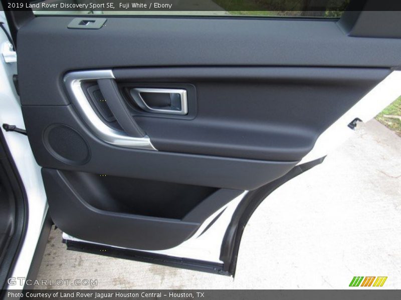 Fuji White / Ebony 2019 Land Rover Discovery Sport SE