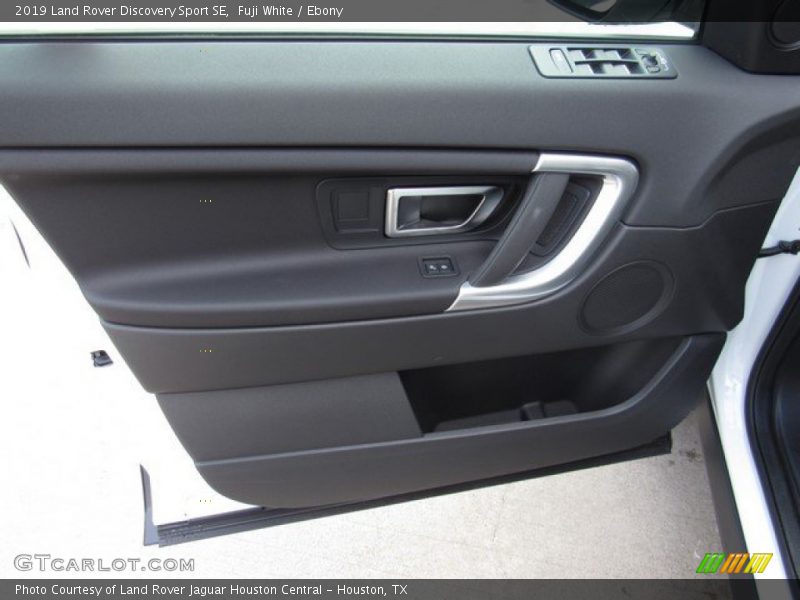 Fuji White / Ebony 2019 Land Rover Discovery Sport SE