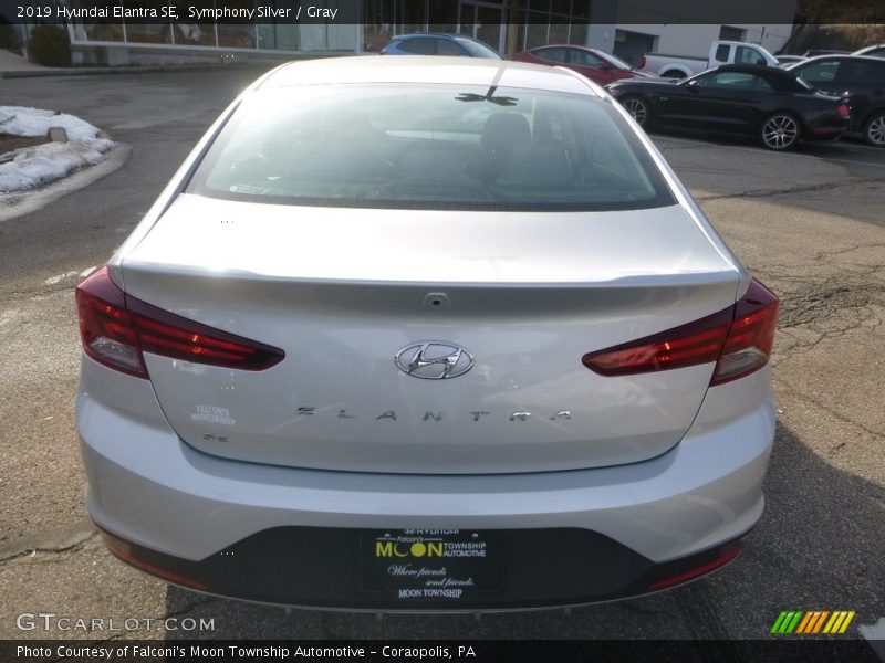 Symphony Silver / Gray 2019 Hyundai Elantra SE