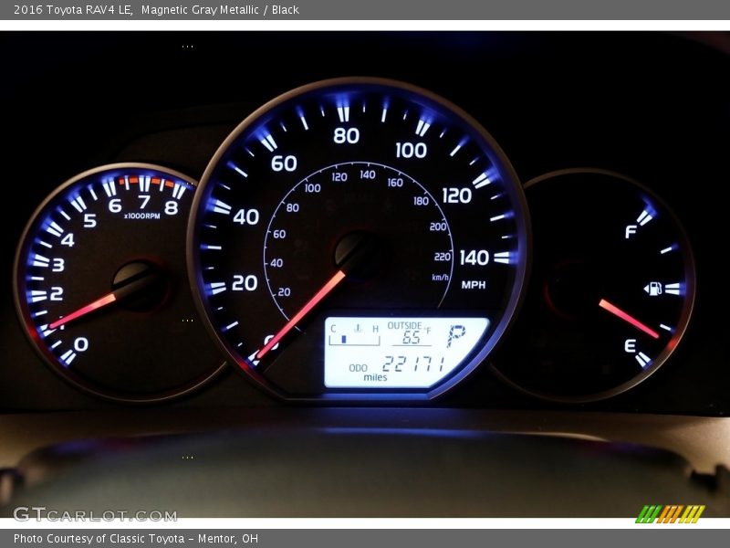 Magnetic Gray Metallic / Black 2016 Toyota RAV4 LE