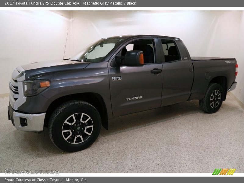 Magnetic Gray Metallic / Black 2017 Toyota Tundra SR5 Double Cab 4x4