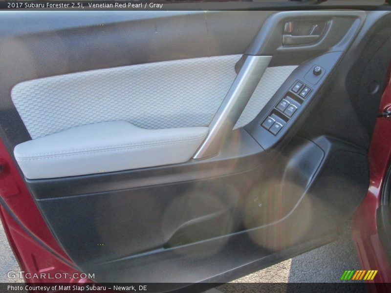 Venetian Red Pearl / Gray 2017 Subaru Forester 2.5i