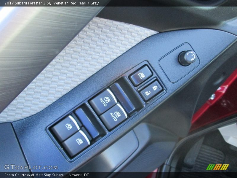 Venetian Red Pearl / Gray 2017 Subaru Forester 2.5i