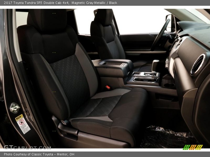 Magnetic Gray Metallic / Black 2017 Toyota Tundra SR5 Double Cab 4x4
