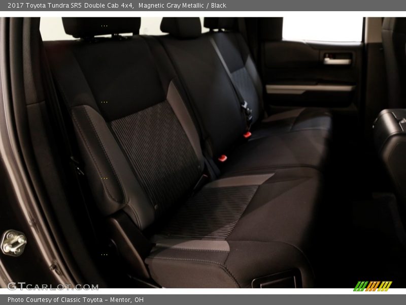 Magnetic Gray Metallic / Black 2017 Toyota Tundra SR5 Double Cab 4x4