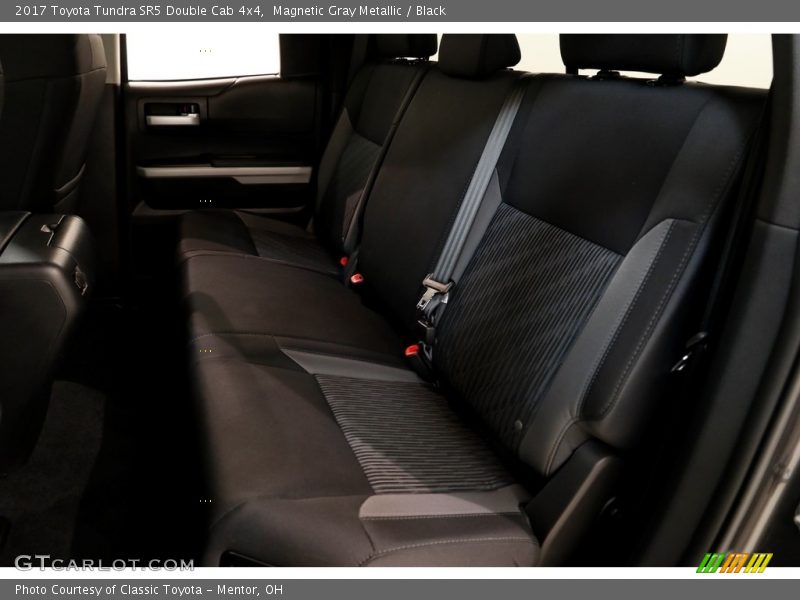 Magnetic Gray Metallic / Black 2017 Toyota Tundra SR5 Double Cab 4x4