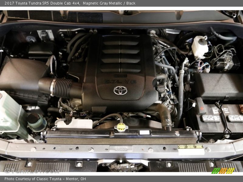 Magnetic Gray Metallic / Black 2017 Toyota Tundra SR5 Double Cab 4x4
