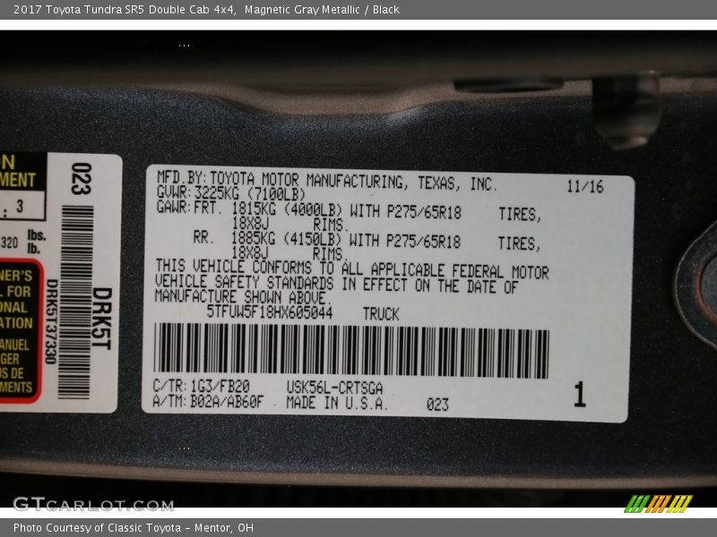 Magnetic Gray Metallic / Black 2017 Toyota Tundra SR5 Double Cab 4x4