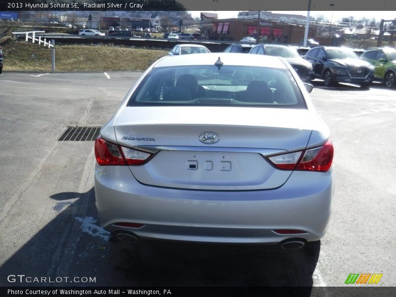Radiant Silver / Gray 2013 Hyundai Sonata SE