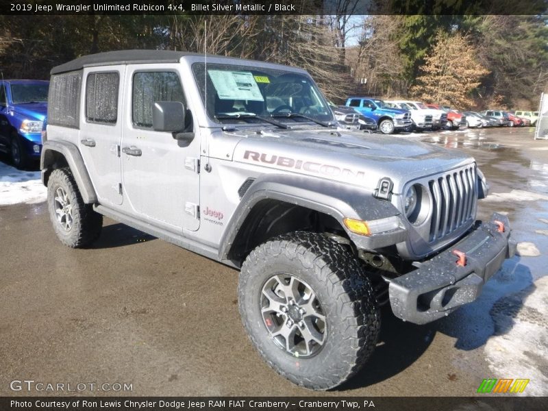 Front 3/4 View of 2019 Wrangler Unlimited Rubicon 4x4