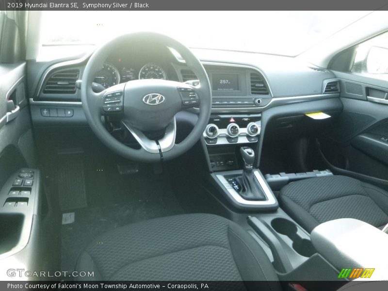 Symphony Silver / Black 2019 Hyundai Elantra SE