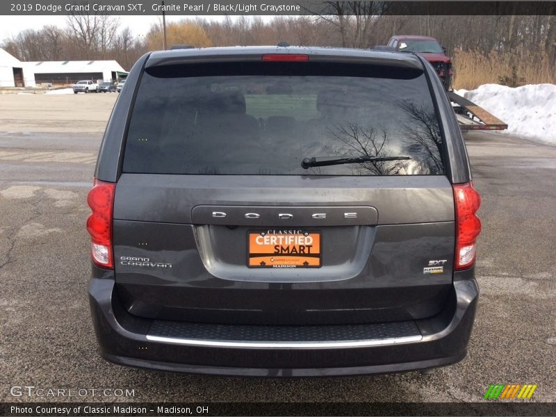 Granite Pearl / Black/Light Graystone 2019 Dodge Grand Caravan SXT