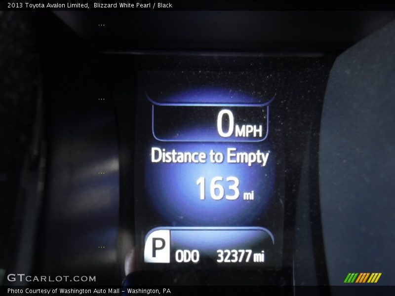 Blizzard White Pearl / Black 2013 Toyota Avalon Limited